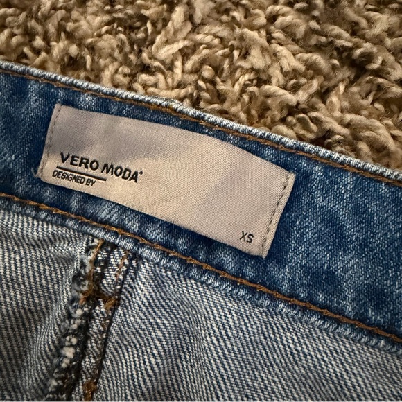 Vero Moda Light Blue denim button skirt - Picture 3 of 3